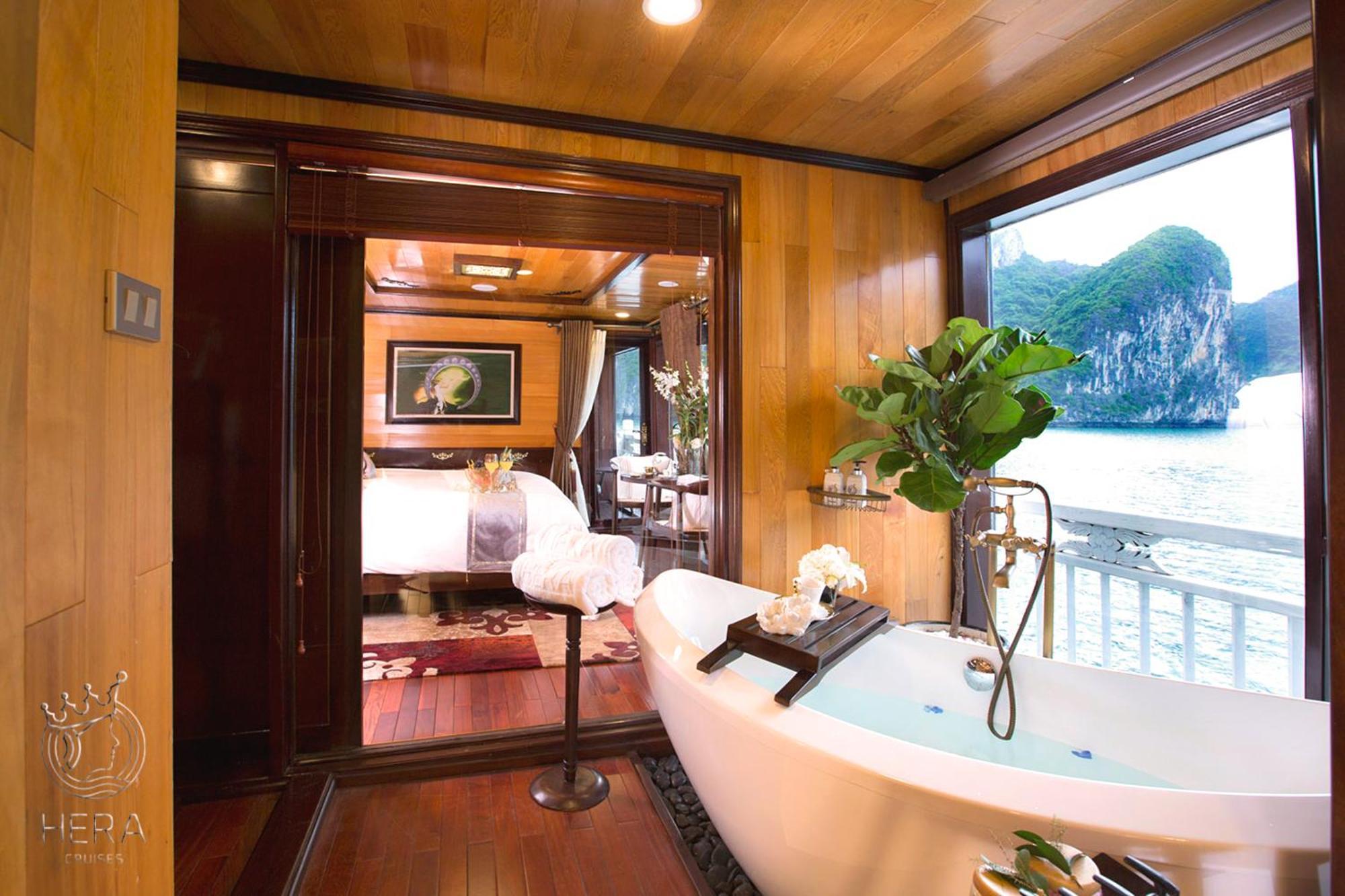 Hera Grand Luxury Cruise Hạ Long Extérieur photo