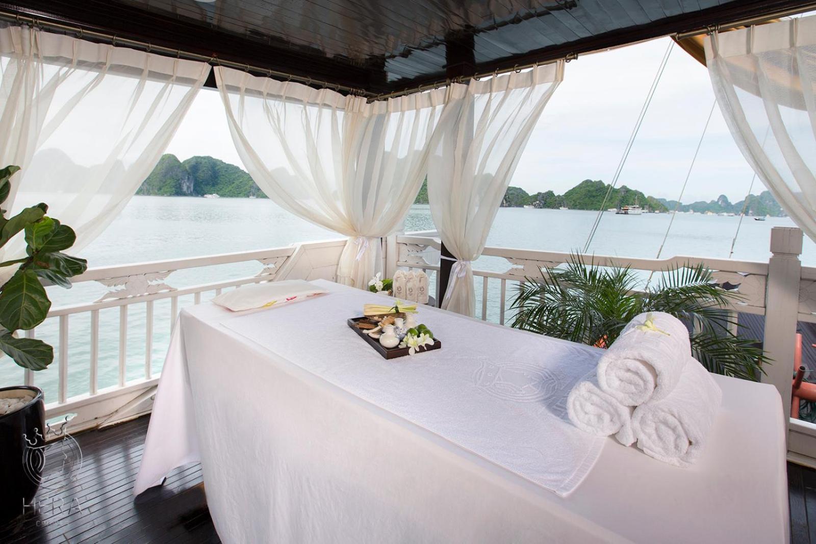 Hera Grand Luxury Cruise Hạ Long Extérieur photo